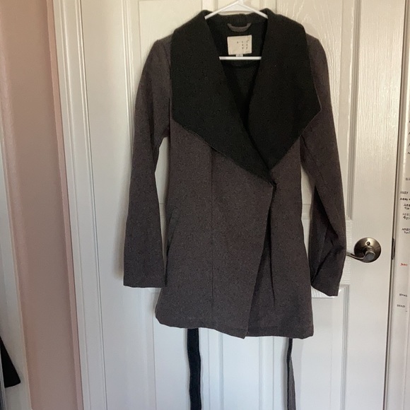 Jacket Size Small - Picture 4 of 5